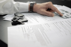 Bí quyết mua xe cũ an toàn: Giấy tờ, hợp đồng, bảo hiểm